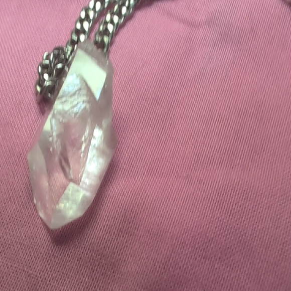 Silver and White Crystal Necklace with Textured Chain - Picture 2 of 6
